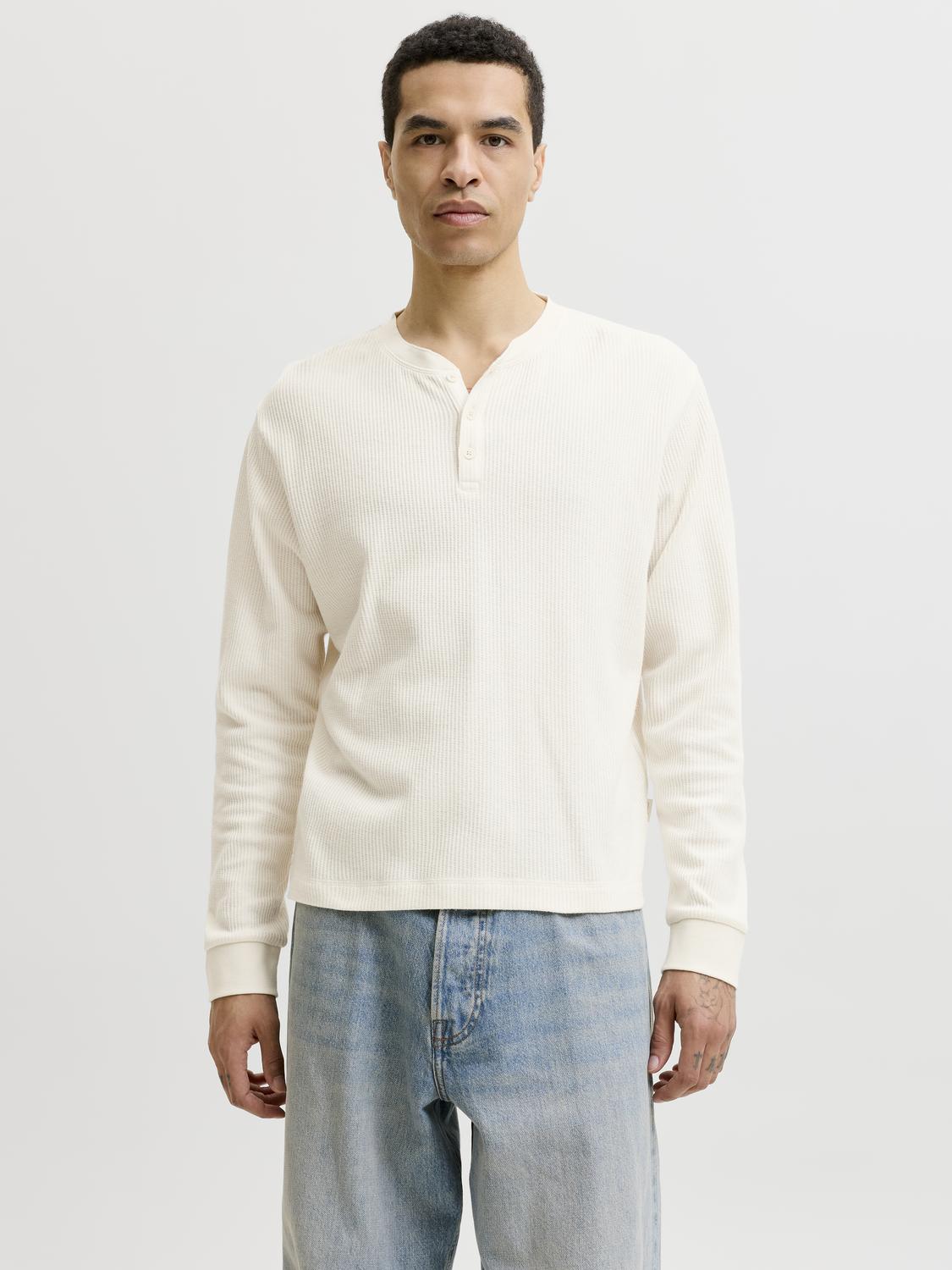 model_shot-front